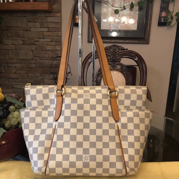 Louis Vuitton Handbags - Authentic Louis Vuitton Totally PM